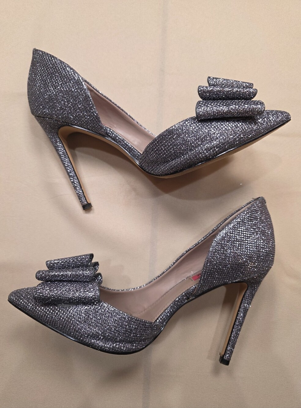 Betsey Johnson Prince Pewter Glitter Bow D’Orsay Pumps Size 8